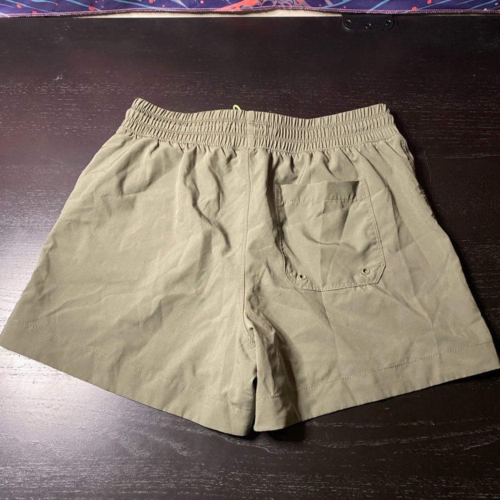 Old Navy Active StretchTech Shorts in Olive size S - Picture 6 of 6